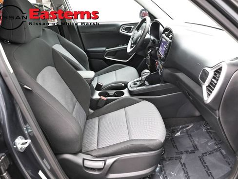 Used 2023 Kia Soul LX w/ LX Technology Package FWD image 22