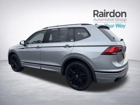 Used 2022 Volkswagen Tiguan SE R-Line AWD/4WD image 5