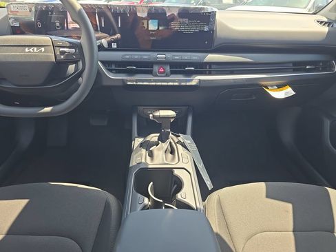 New 2026 Kia K4 FWD image 13