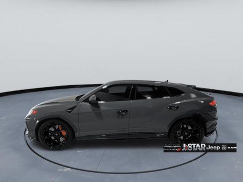 Used 2023 Lamborghini Urus Performante image 2