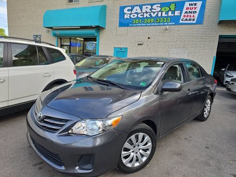 Used 2013 Toyota Corolla LE FWD image 3