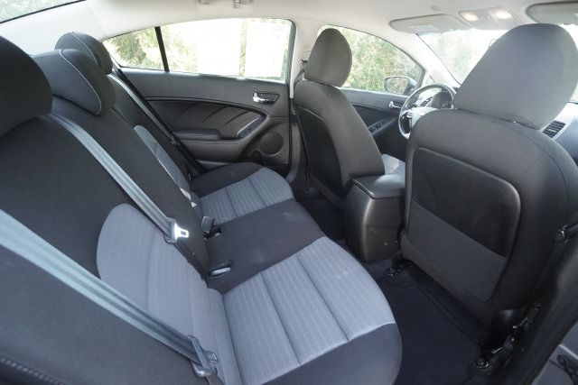 Used 2018 Kia Forte S FWD image 22