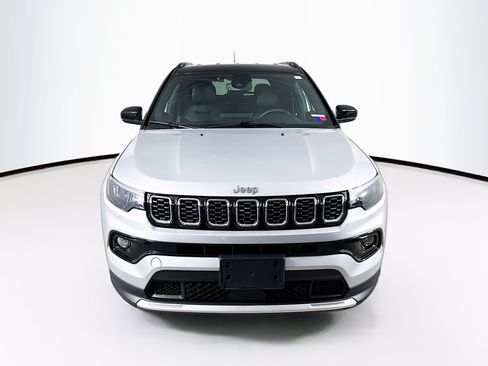 Used 2025 Jeep Compass Limited AWD/4WD image 3