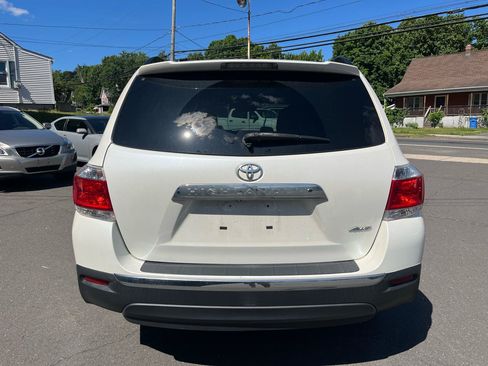Used 2013 Toyota Highlander SE AWD/4WD image 4