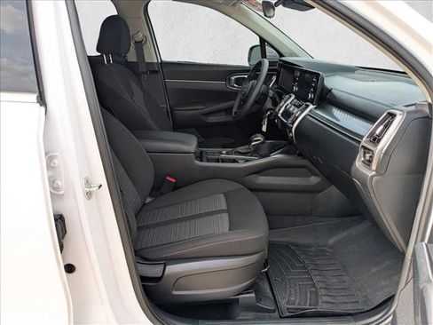 Used 2023 Kia Sorento LX image 21