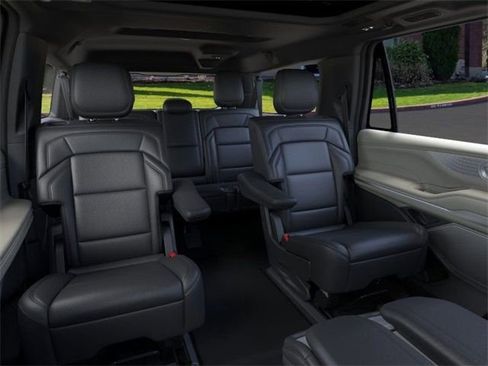 New 2025 Lincoln Navigator L Reserve w/ Jet Appearance Package image 11