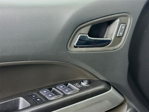 Used 2022 Chevrolet Colorado LT w/ LT Convenience Package image 18