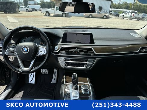Used 2016 BMW 740i image 15