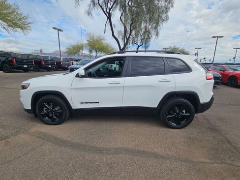 Used 2020 Jeep Cherokee Latitude Plus image 9