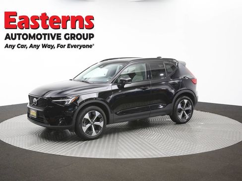 Used 2023 Volvo XC40 B4 Ultimate FWD image 51