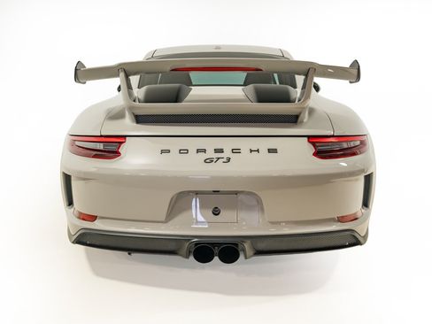 Used 2018 Porsche 911 GT3 RWD image 8