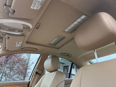 Used 2008 Mercedes-Benz E 350 E 350 4MATIC Sedan 4D image 9