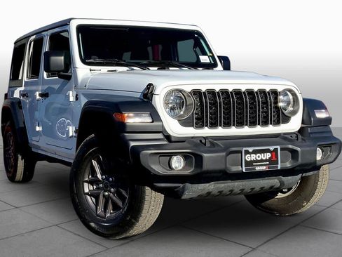 Used 2025 Jeep Wrangler Sport S image 3
