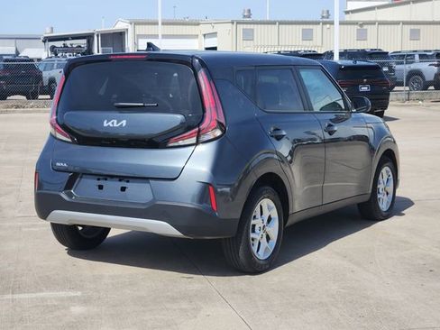 Used 2025 Kia Soul LX FWD image 7