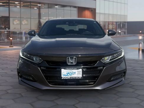Used 2018 Honda Accord Sport image 2