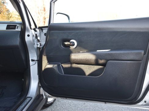 Used 2011 Nissan Versa 1.8 S w/ PWR Plus Pkg image 9