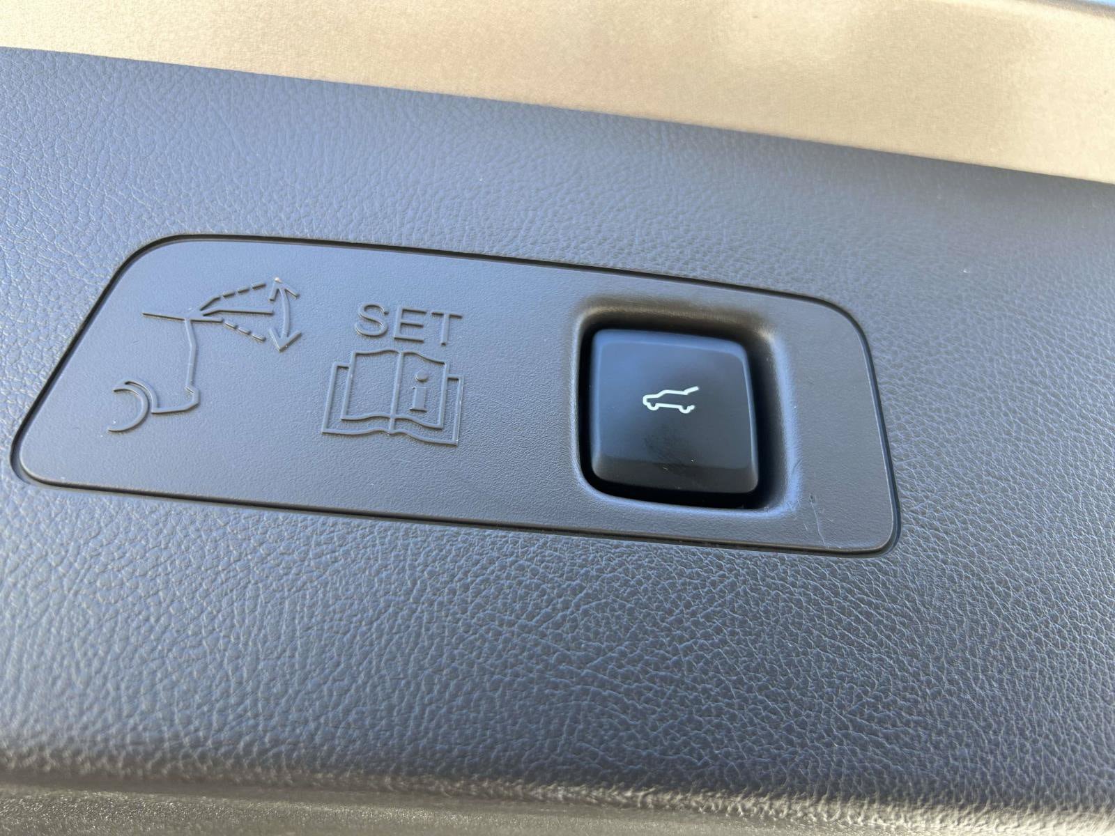 Certified 2020 Lincoln Corsair FWD w/ Equipment Group 101A image 16