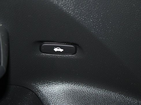 Used 2025 Honda Civic Sport image 10