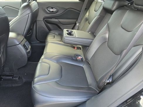 Used 2020 Jeep Cherokee Trailhawk w/ Cold Weather Group image 33