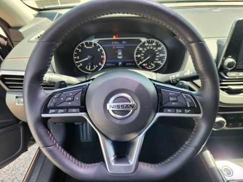 Used 2019 Nissan Altima 2.5 SR w/ SR Premium Package FWD image 9