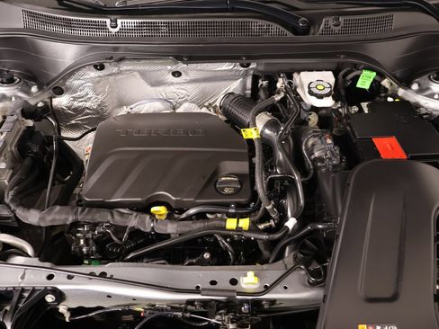 Used 2026 Chevrolet Trax RS w/ Sunroof Package FWD image 20