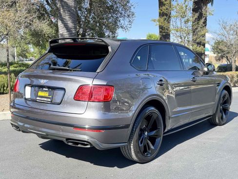Used 2018 Bentley Bentayga AWD/4WD image 35