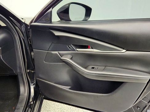 Used 2021 MAZDA CX-30 FWD 2.5 S w/ Select Package image 21