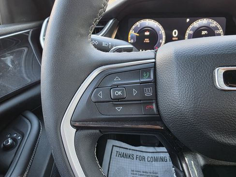 Used 2023 Jeep Grand Cherokee Altitude image 24