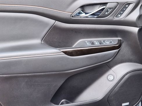 Used 2023 GMC Acadia AT4 w/ Technology Package image 6