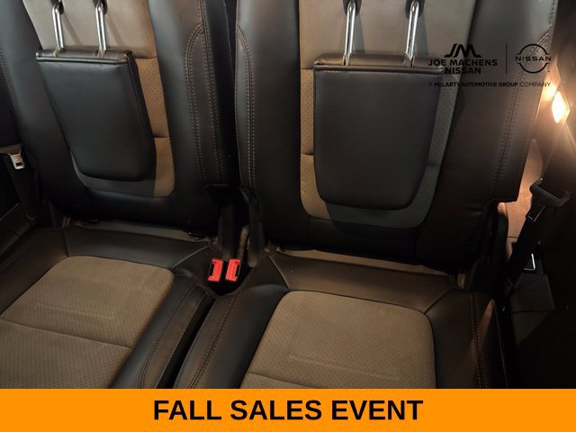 Used 2017 Ford Explorer XLT w/ Equipment Group 202A AWD/4WD image 33