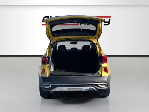 Used 2023 Kia Seltos S w/ Navigation Package image 26