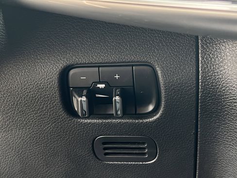 Used 2023 Jeep Wagoneer L 4WD w/ Rear Seat Video Group 1 image 29