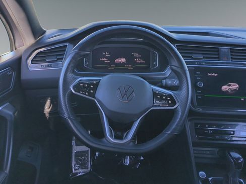 Used 2022 Volkswagen Tiguan SEL R-Line image 12