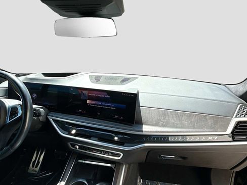 Certified 2023 BMW X7 xDrive40i w/ M Sport Package AWD/4WD image 9