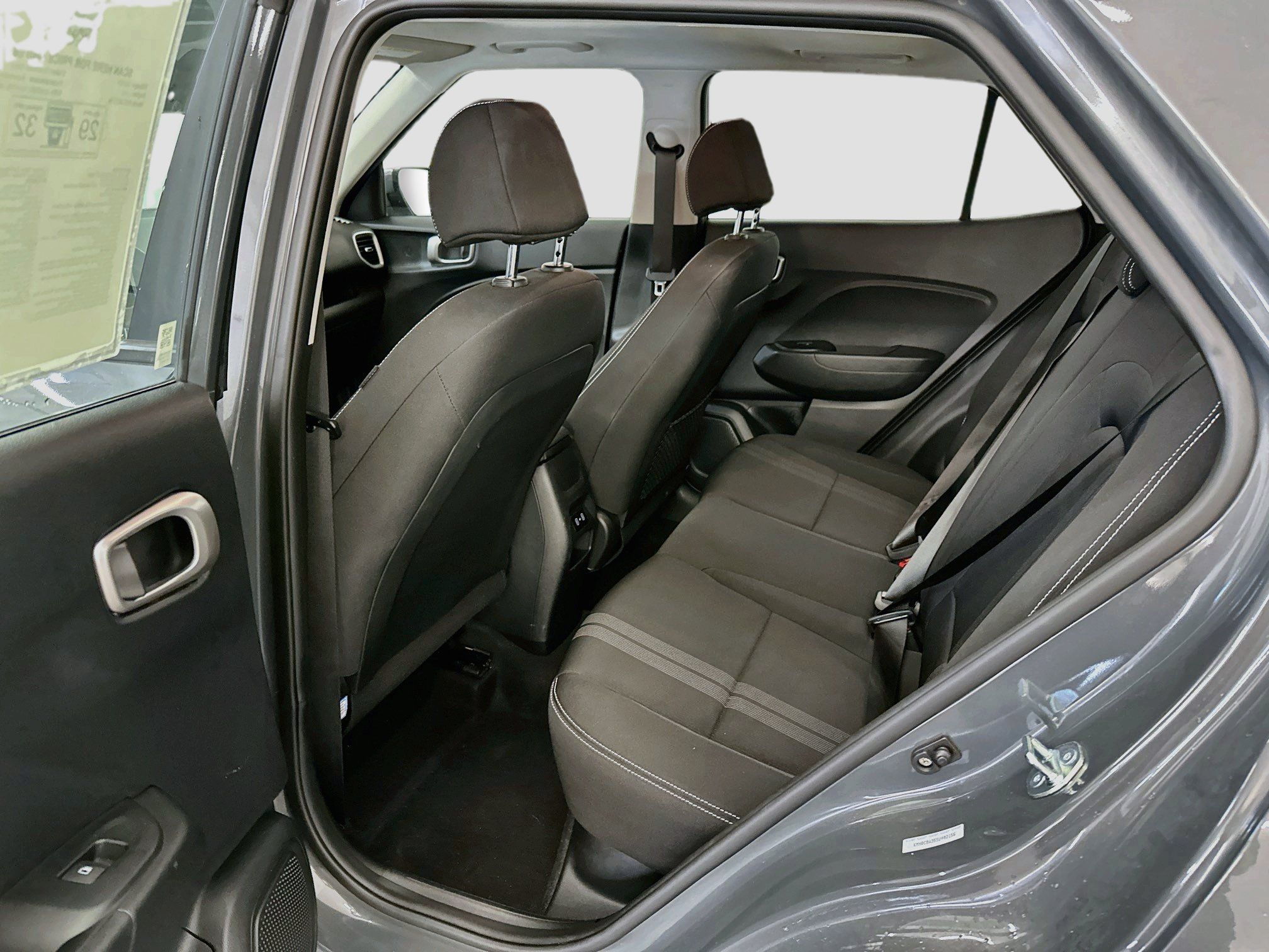 Used 2025 Hyundai Venue SEL FWD image 29