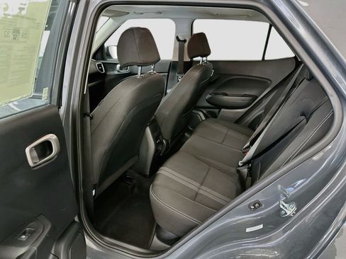 Used 2025 Hyundai Venue SEL FWD image 29