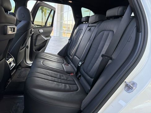 Used 2020 BMW X5 sDrive40i w/ M Sport Package RWD image 13