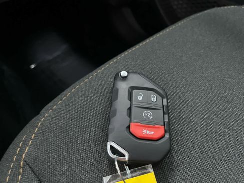 Used 2025 Jeep Wrangler Sahara AWD/4WD image 41