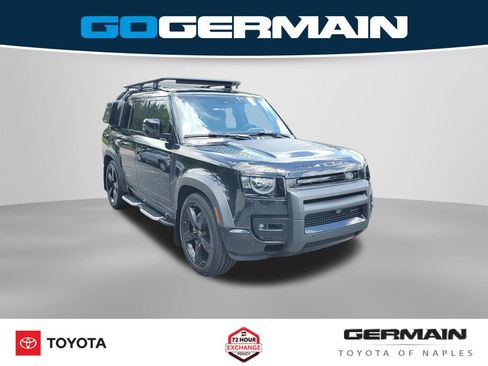 Used 2023 Land Rover Defender 130 X-Dynamic SE AWD/4WD image 4