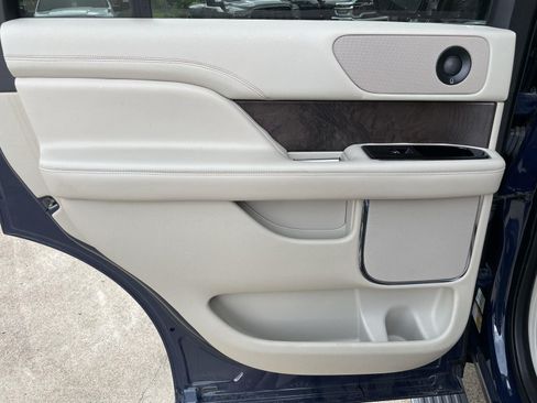 Used 2019 Lincoln Navigator Reserve AWD/4WD image 45