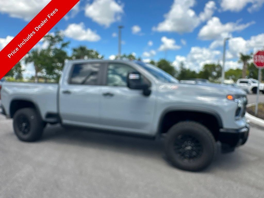 Used 2025 Chevrolet Silverado 2500 ZR2 w/ Technology Package AWD/4WD image 3