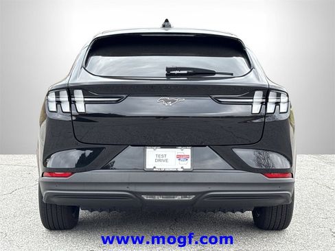 Certified 2025 Ford Mustang Mach-E Premium image 31