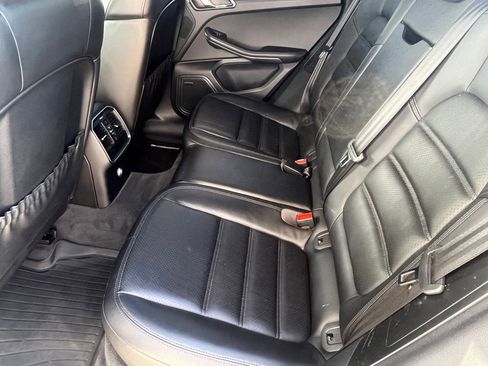 Used 2016 Porsche Macan Turbo image 23