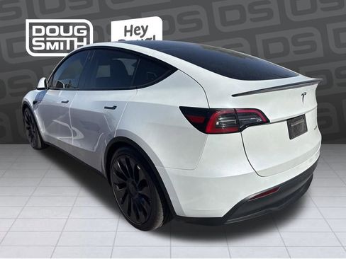 Used 2023 Tesla Model Y Performance AWD/4WD image 2