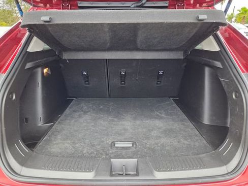 Used 2025 Chevrolet Trax LT w/ LT Convenience Package image 10