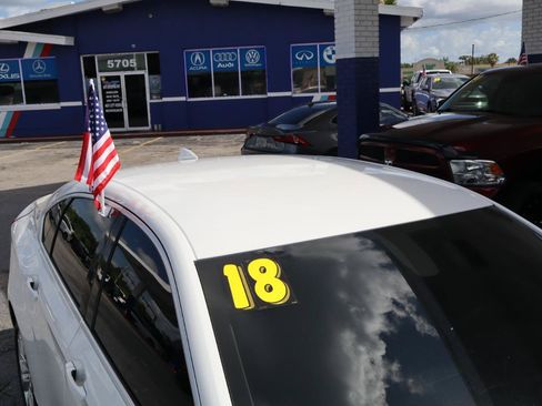Used 2018 Chevrolet Impala LT FWD image 38