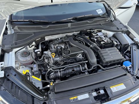 Used 2024 Volkswagen Jetta SE w/ Panoramic Sunroof Package image 38