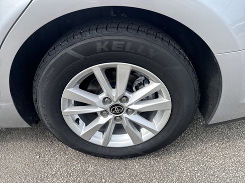 Used 2025 Toyota Camry LE FWD image 19