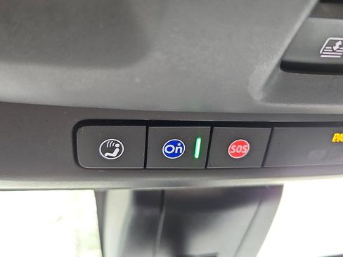 Used 2021 Chevrolet Suburban Z71 image 23