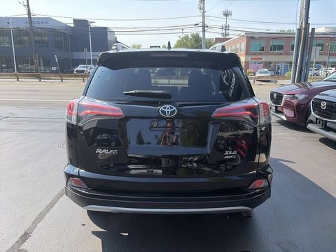 Used 2018 Toyota RAV4 XLE AWD/4WD image 7